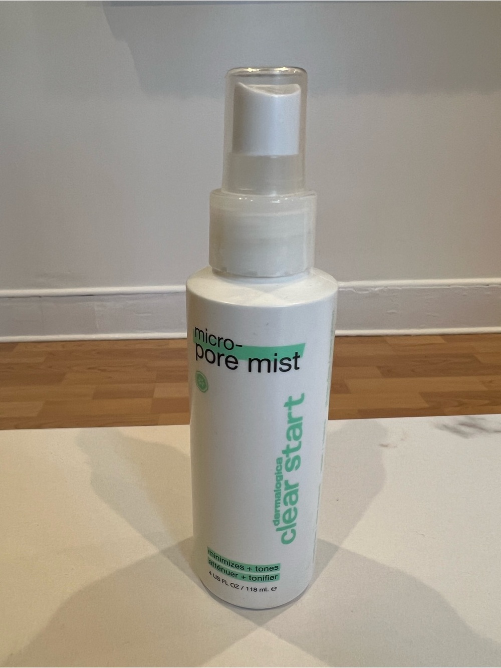 Dermalogica micro-pore mist
MINIMIZES PORES AND REFRESHES
